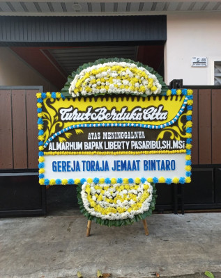 Papan Bunga Duka di Dasan Cermen
